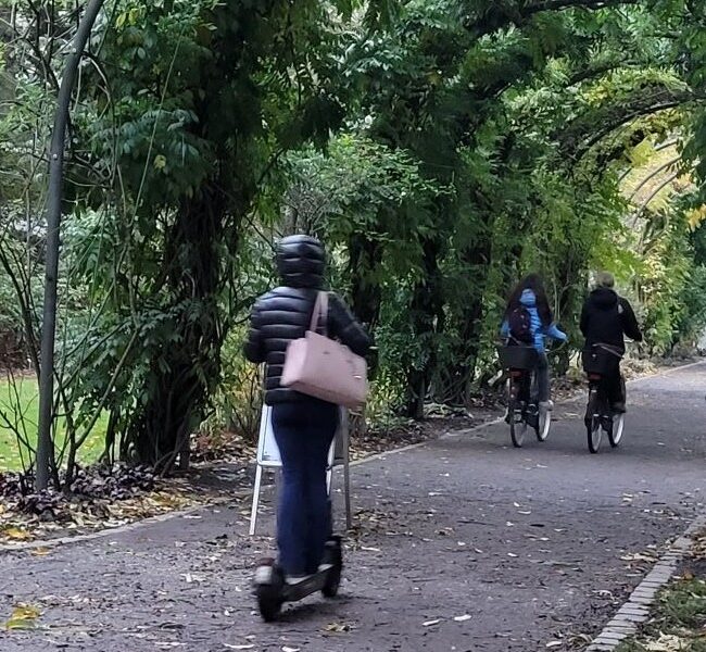 Eingangsschließungen wegen Rad- und Rollerfahrern
